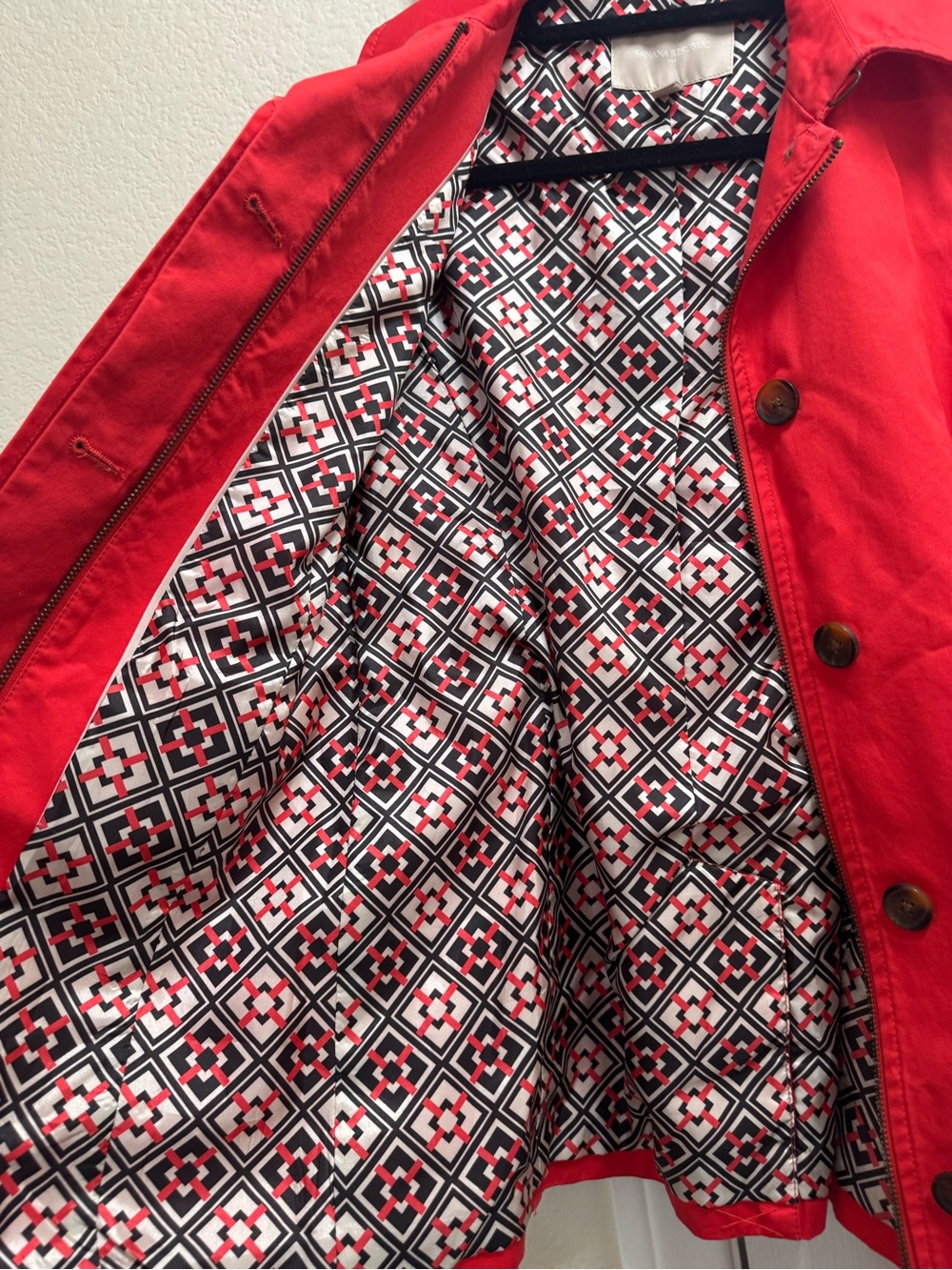 Banana Republic Classic Red Trench Coat with Geo-Print Lining Size Small